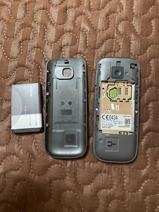 Vand telefon Nokia C2 telefon vechi dar bun nu are incarcator dar el este foarte bun se aude la fel cum il stiti si Dumneavoastra pretul este de 200