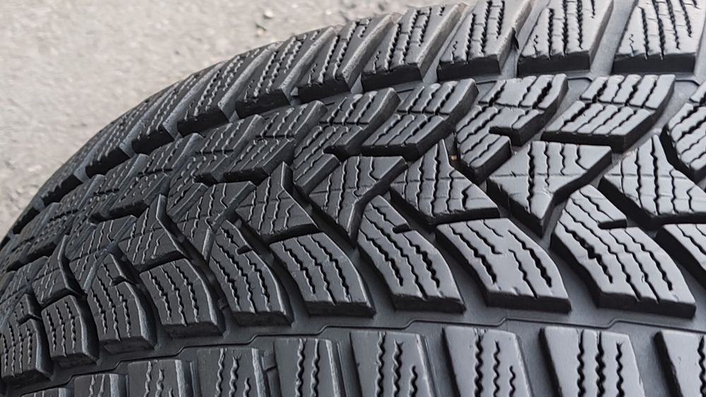 2броя зимни гуми 205/55/16 Dunlop Winter Sport 5 
dot24
8.3mm