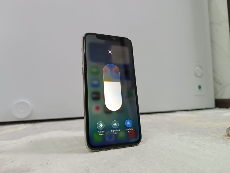 iPhone 11 Pro + чехол.