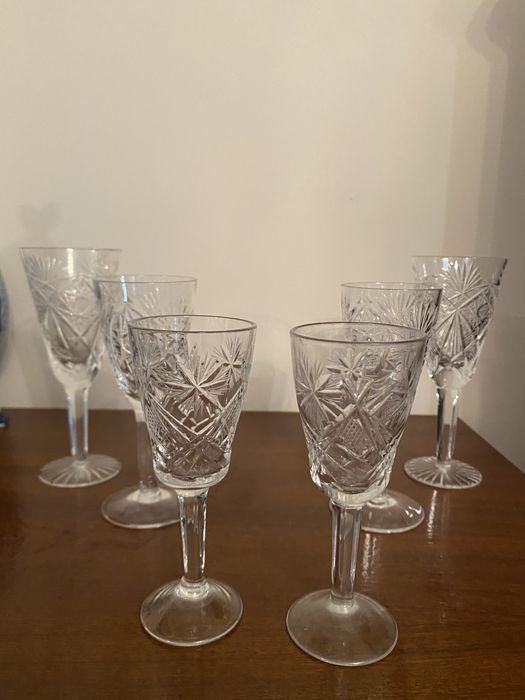 Хрустальные фужеры и рюмки разные
