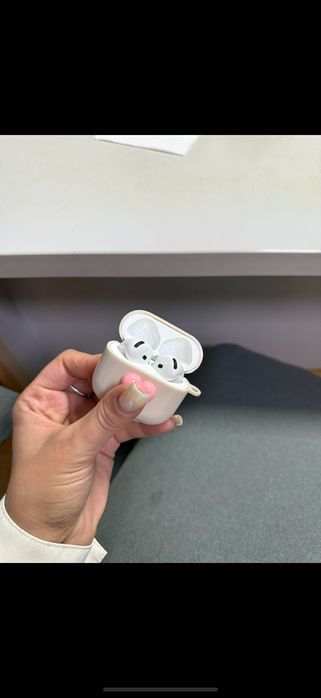 Наушники AirPods 4