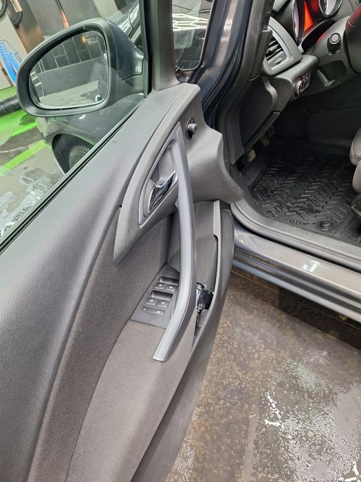 Opel Astra J Sports Tourer 2014 - întreținută/gata de drum