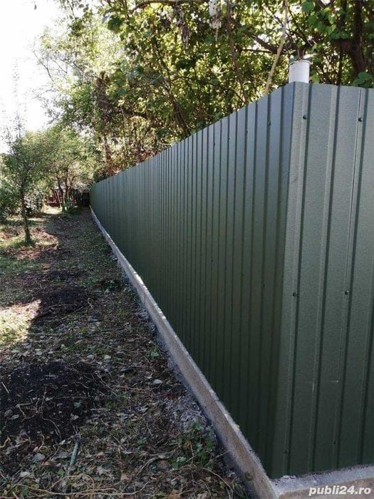 Construim la comanda dvs. garduri si porti din:
- panouri stil jaluzea