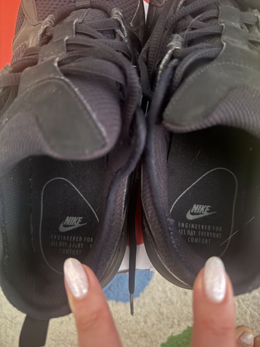 Vand Nike Air in stare perfecta