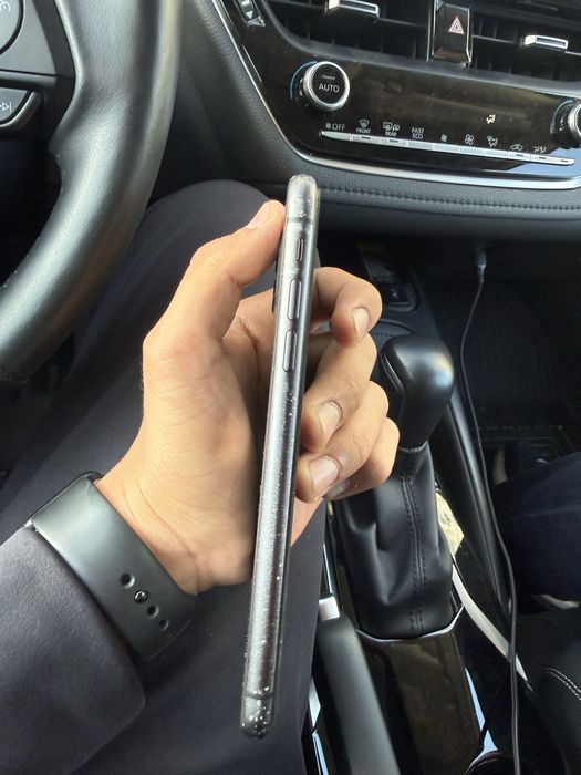 Продам айфон 11 128гб