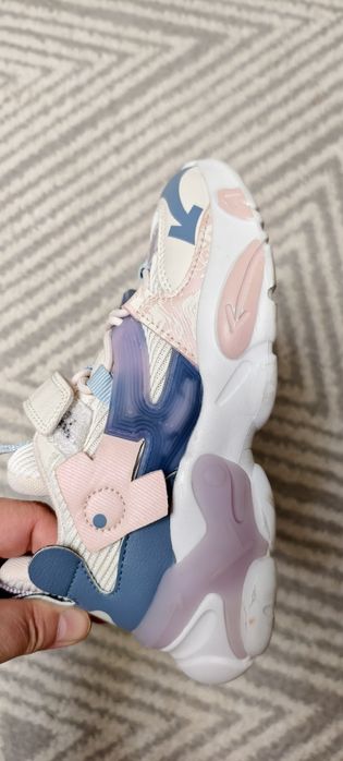 Кроссовки для девочек