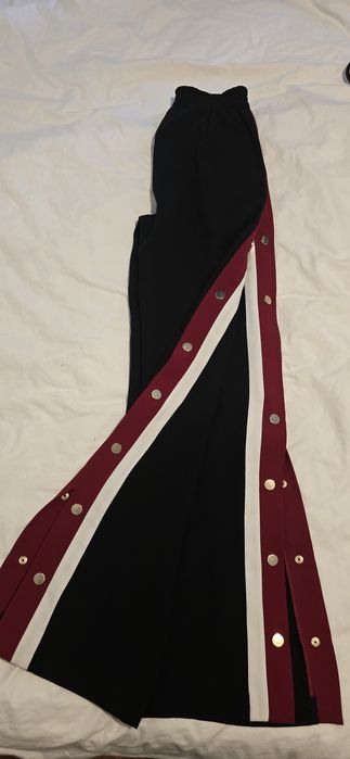 Pantaloni Zara model cunoscut