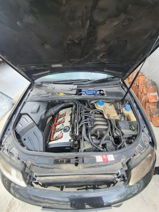 Продавам Ауди А4 В6 2.0 бензин 130 к.с., както и други коли на ЧАСТИ