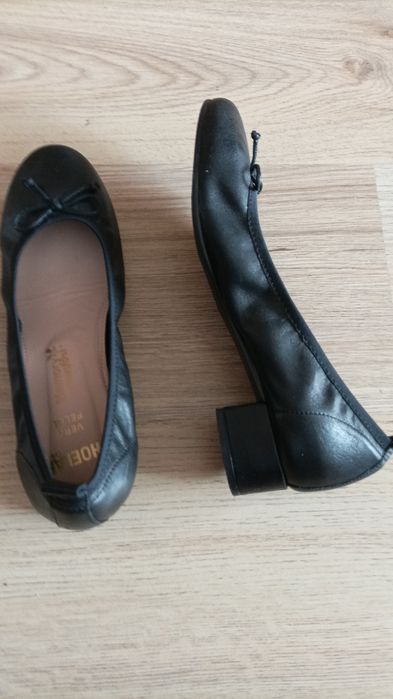 Нови обувки от естествена кожа