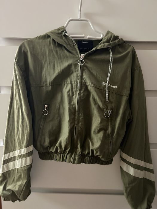 Късо горнище Bershka