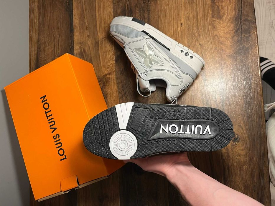 Adidasi Louis Vuitton Skate Alb si Negru