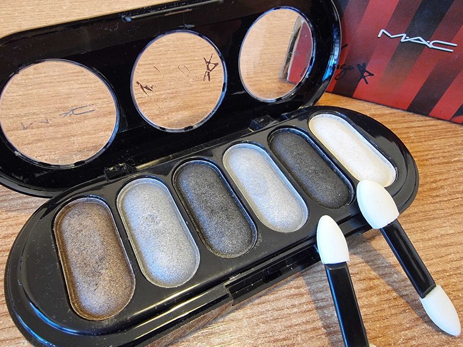 Fard pleoape MAC, Eye Shadow 6 culori, nr.03 226
