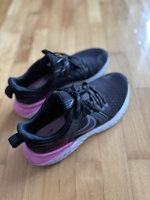 Nike Legend React 38