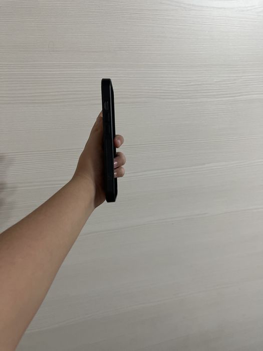 Чехол на iPhone 13 срочно продать‼️