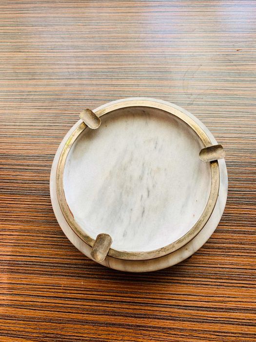 Мраморен пепелник