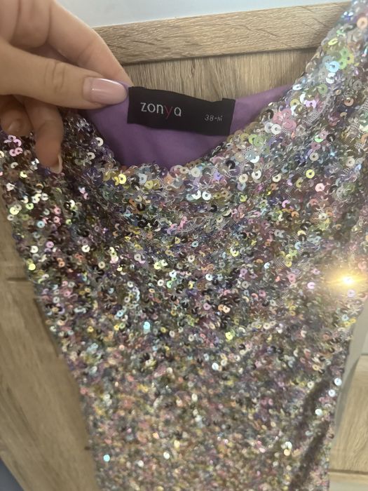 Елегантна  рокля с пейети