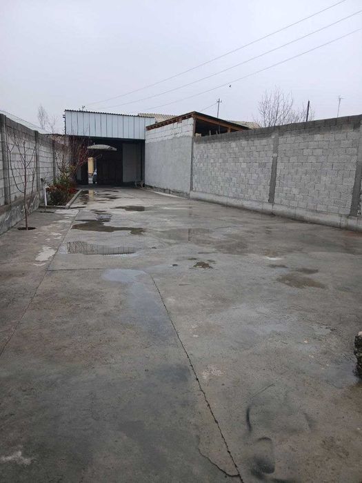 5,5 сотикли ховли уй сотилади