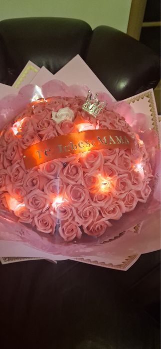 101 trandafiri de sapun cu luminite