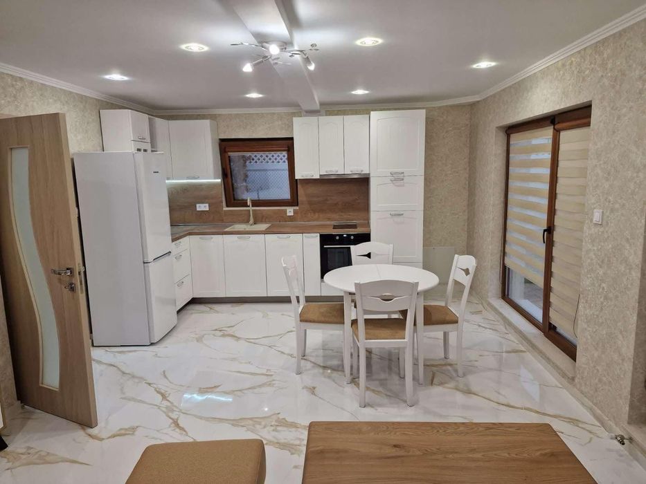 Дава се под наем Къща в Божурище - 120 кв.м за 847.62 € - Снимка #1