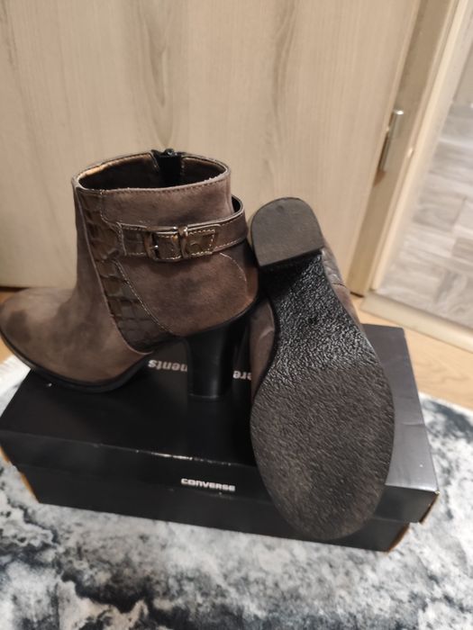 Дамски боти номер 36