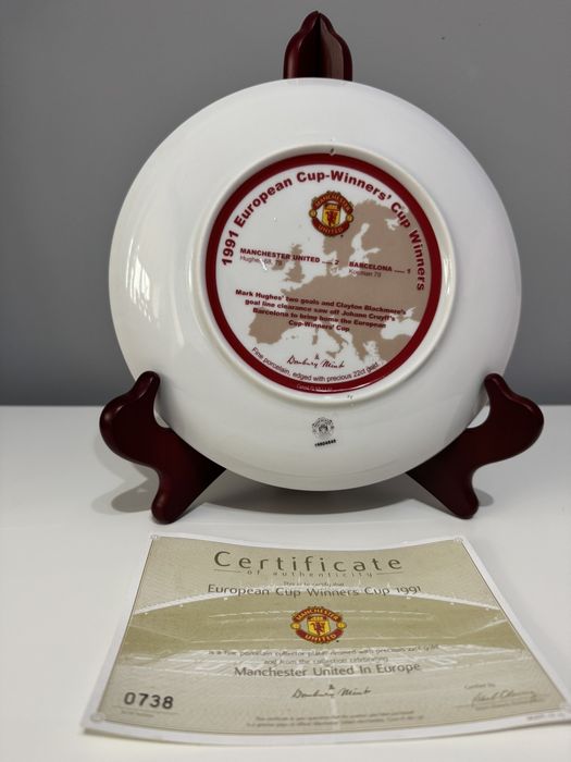 Колекционерска чиния Danbury Mint – Manchester United 1991 (с сертификат и кутия)