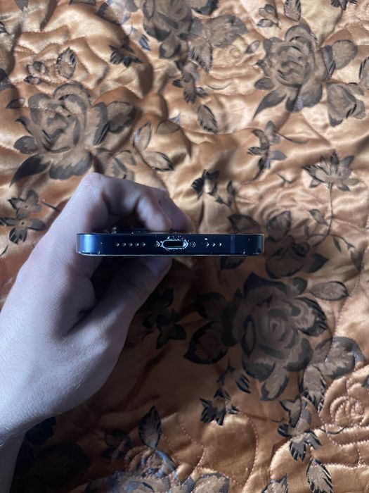 iPhone 12  срочный сатилади