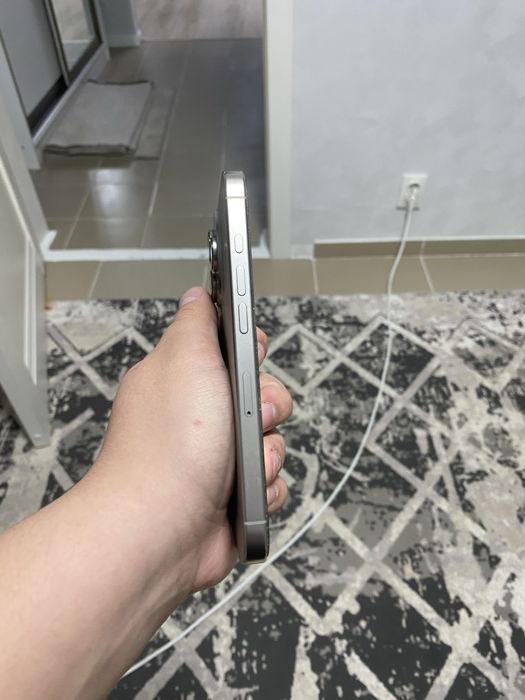 Продам айфон 16 про