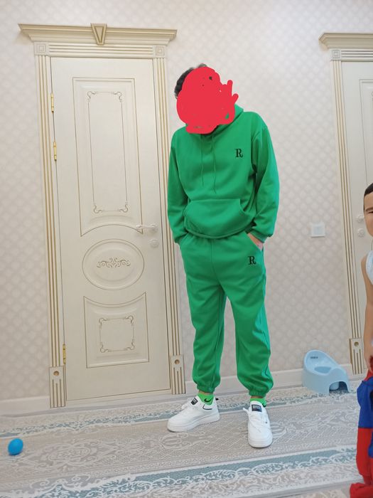 Кроссовки 40 размер. Белый удобный.