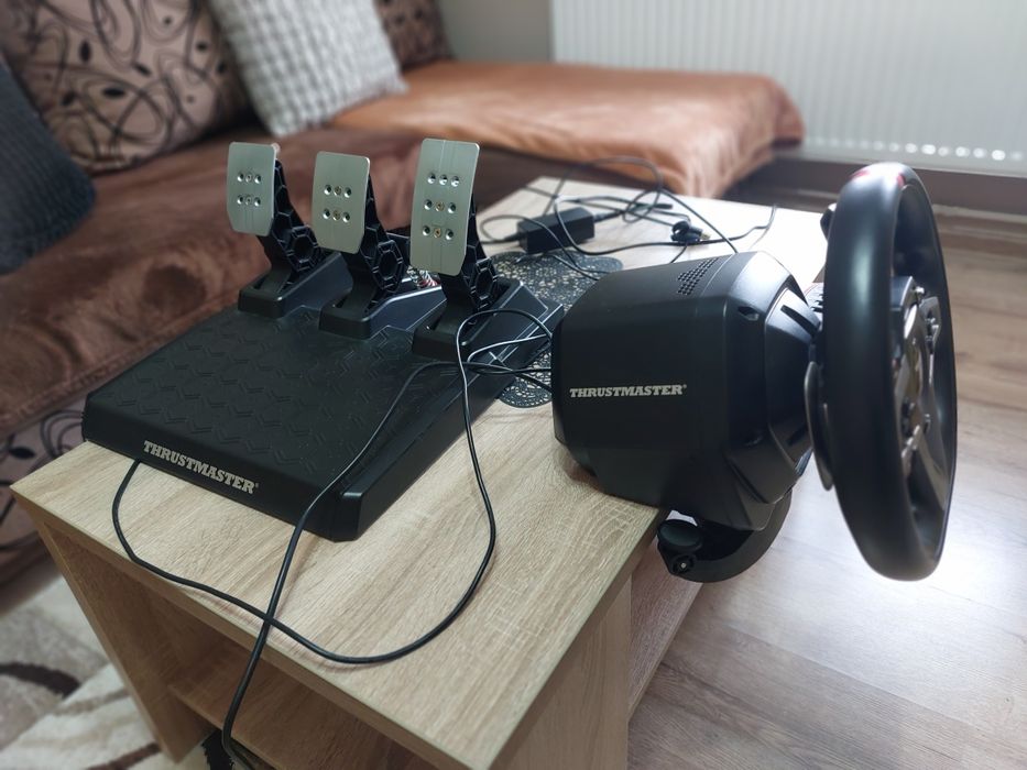 De vanzare volan gaming Thrustmaster Xbox/Pc