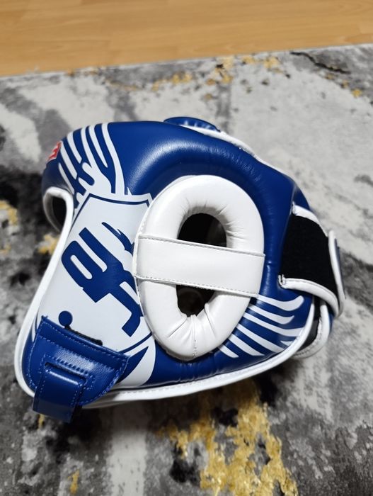 Vând,casca de protecție pentru kickbox armura