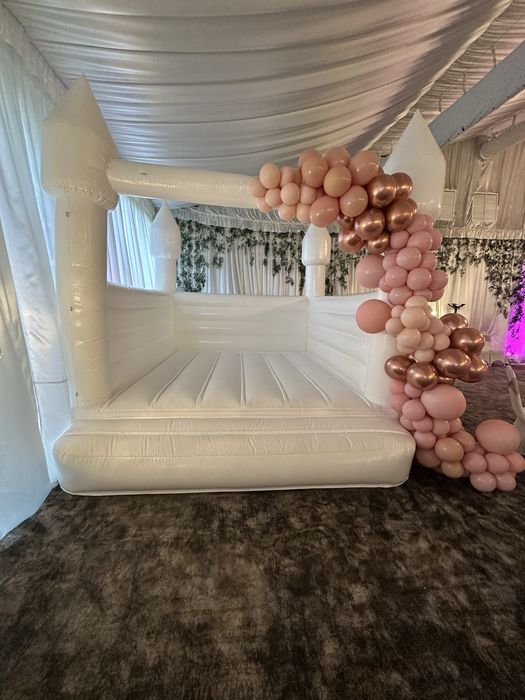 Castel gonflabil pentru evenimente