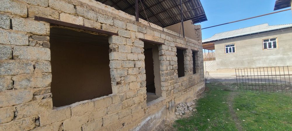 Срочно продаётся участок с времянкой