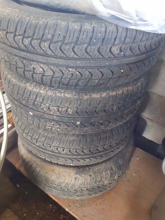 Продам комплект летних колес на ниву