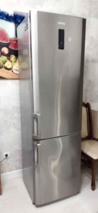 Холодильник ВЕКО в рабочем состоянии