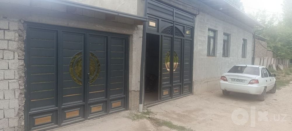 Srochna HOVLi sotiladi 4 xonali uy sotiladi 2.5 sotix YASHASHGA TAYYOR