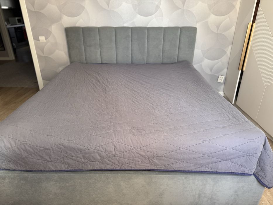 Кровать двухспальная 180х200