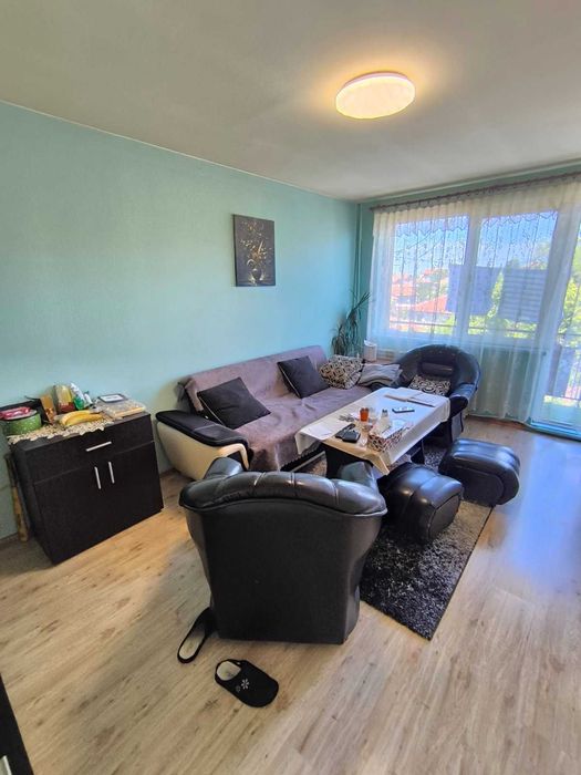 Продавам етаж от къща в гр. Перник кв. Ралица