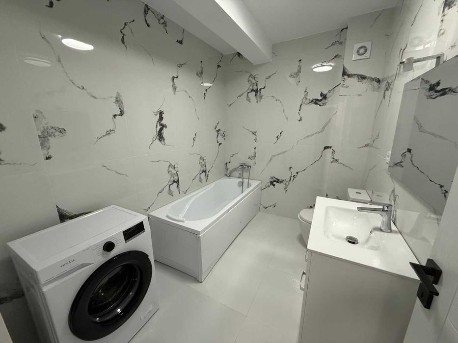 Inchiriez Apartament Modern 3 Camere Zona Bradet