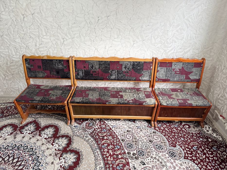 Срочно Продаётся Мягкий диван с ящиками хранения  Отличное состояние