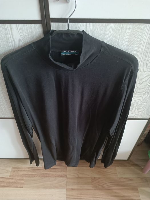 Продам водолазку Aviatore