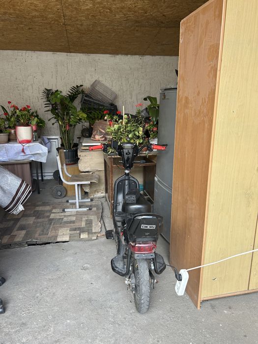 продам скутер ск8