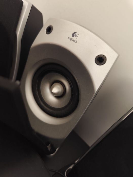 Logitech Z-5500 505W RMS 5.1 THX HiFi Speaker Surround System