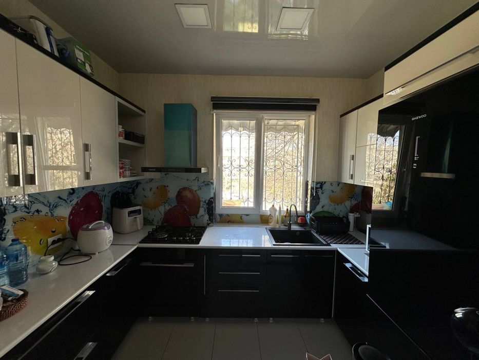 Кухоный гарнитур (кухня)