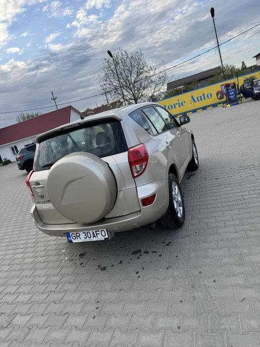 Vand Toyota Rav4 2.2 136 cai
