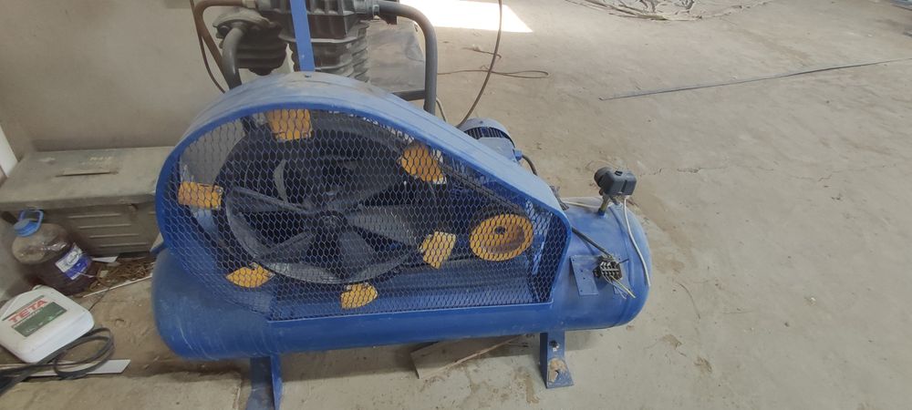 Компрессор С415М. Поршневой, масляный.