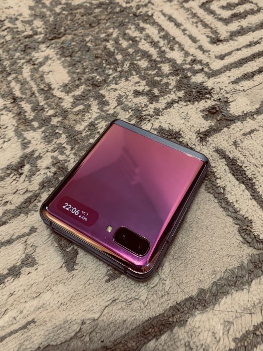 Продам Samsung Z Flip Идеал