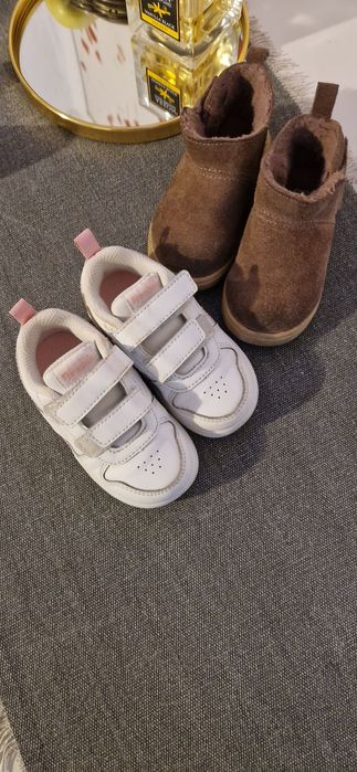 Adidasi și cizme
