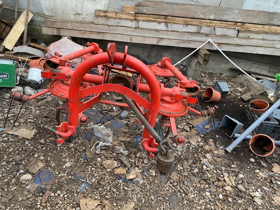 Intorcatoare de fân