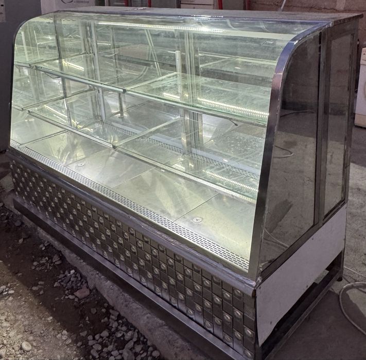 Витринный холодильник сатылады