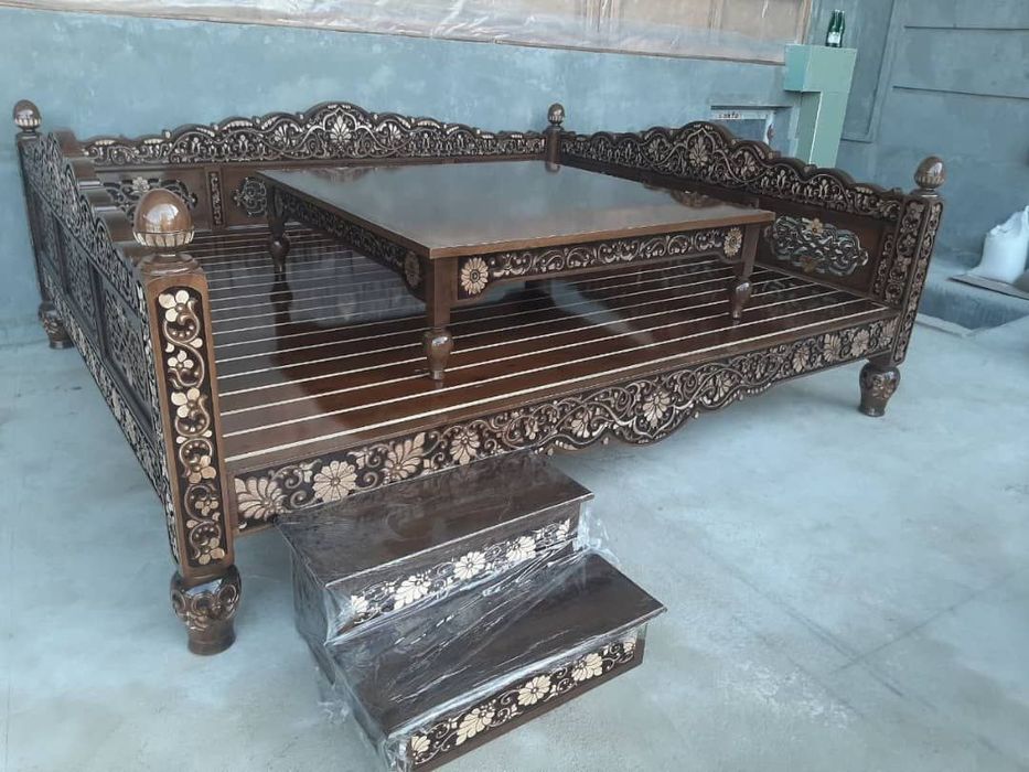 Сури тапчан карават